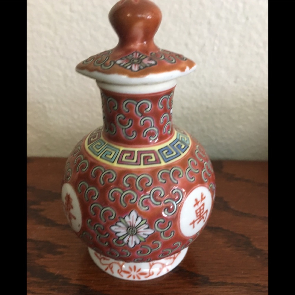 Asian Mini Vase Decor